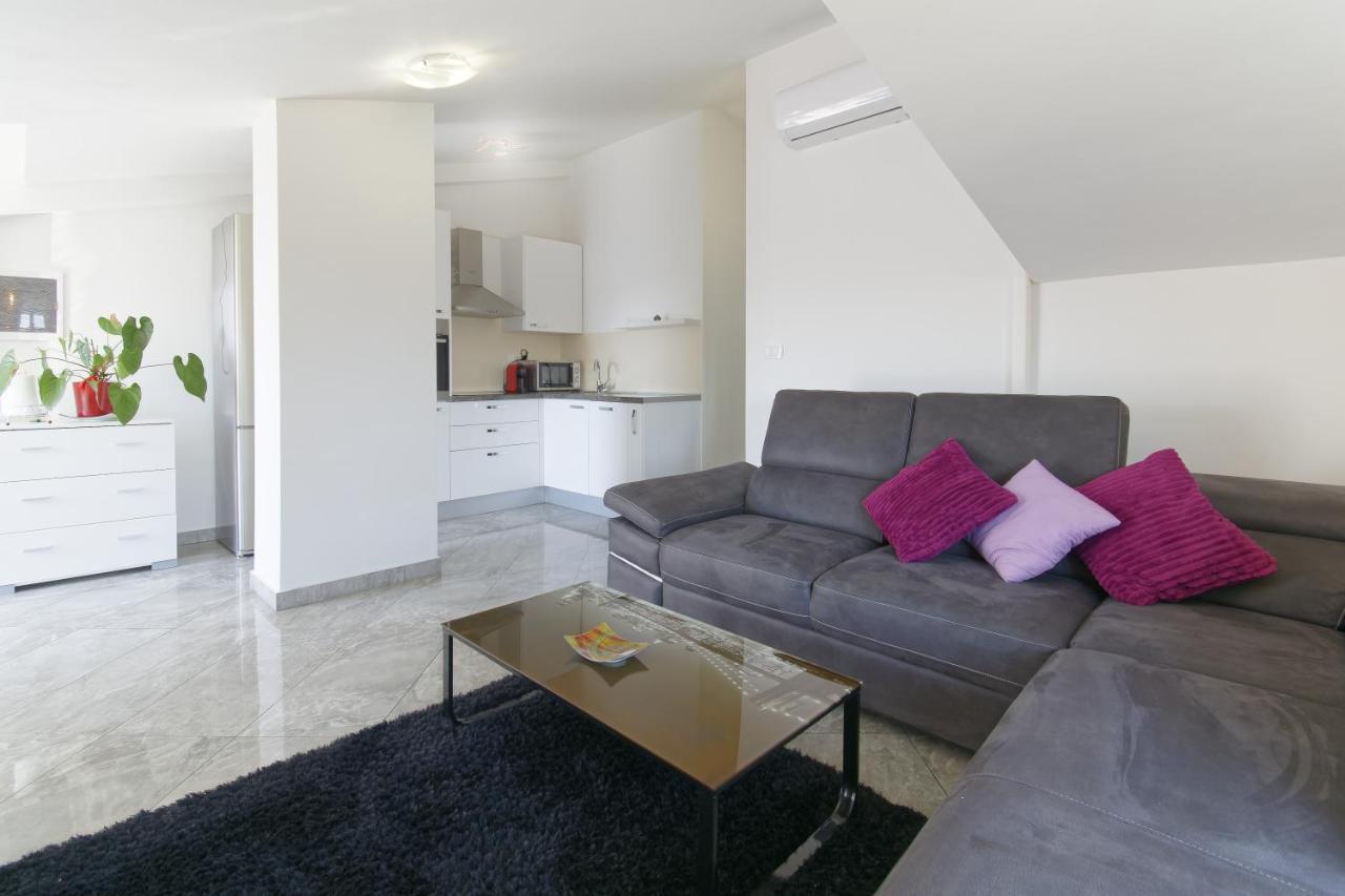 Apartments Goran By Rent Istria 乌马格 外观 照片