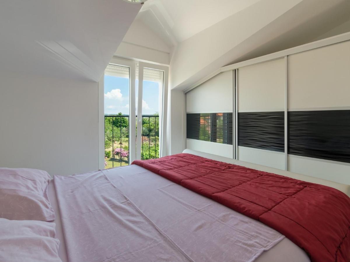 Apartments Goran By Rent Istria 乌马格 外观 照片